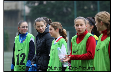 U15F : &quot;Deux pipelettes en détection...&quot;