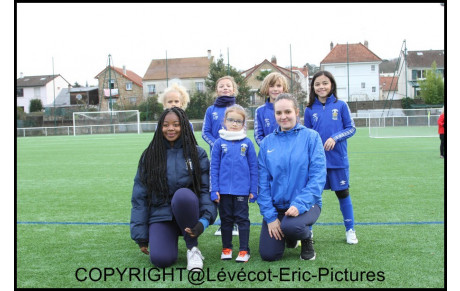 Ecole de Football : &quot;Des pipelettes radieuses...&quot;